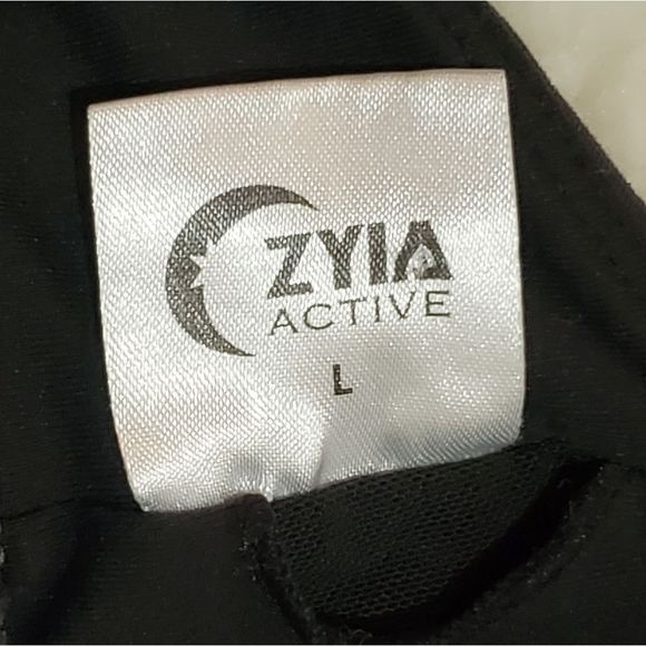 ZYIA Black Forest Camo Adjustable Mesh Sports Bra, Size Large - Picture 4 of 8